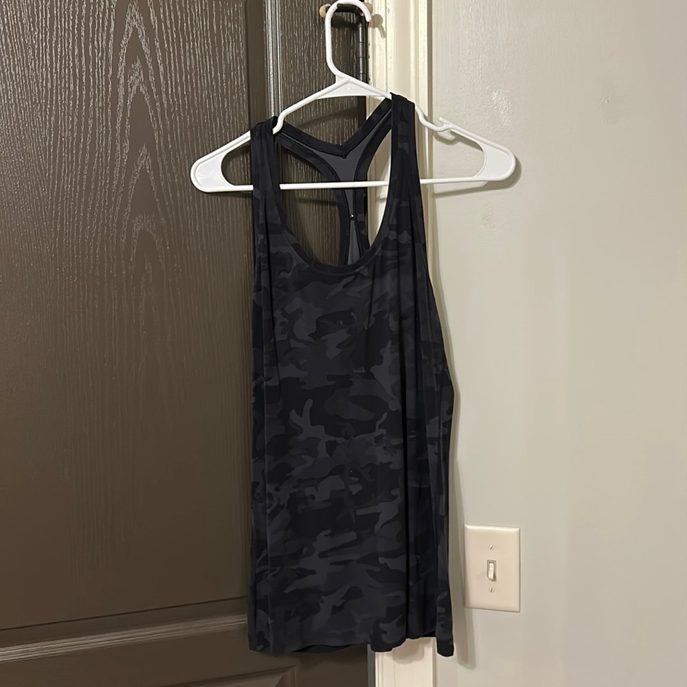 Lululemon camo tank top size 10